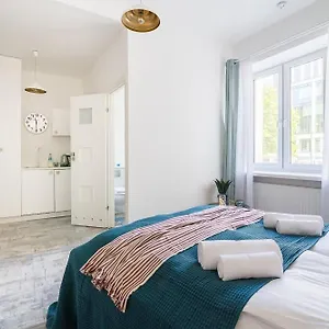 rent-like-home-apartament-kopernika.warsawhotelspoland.com/